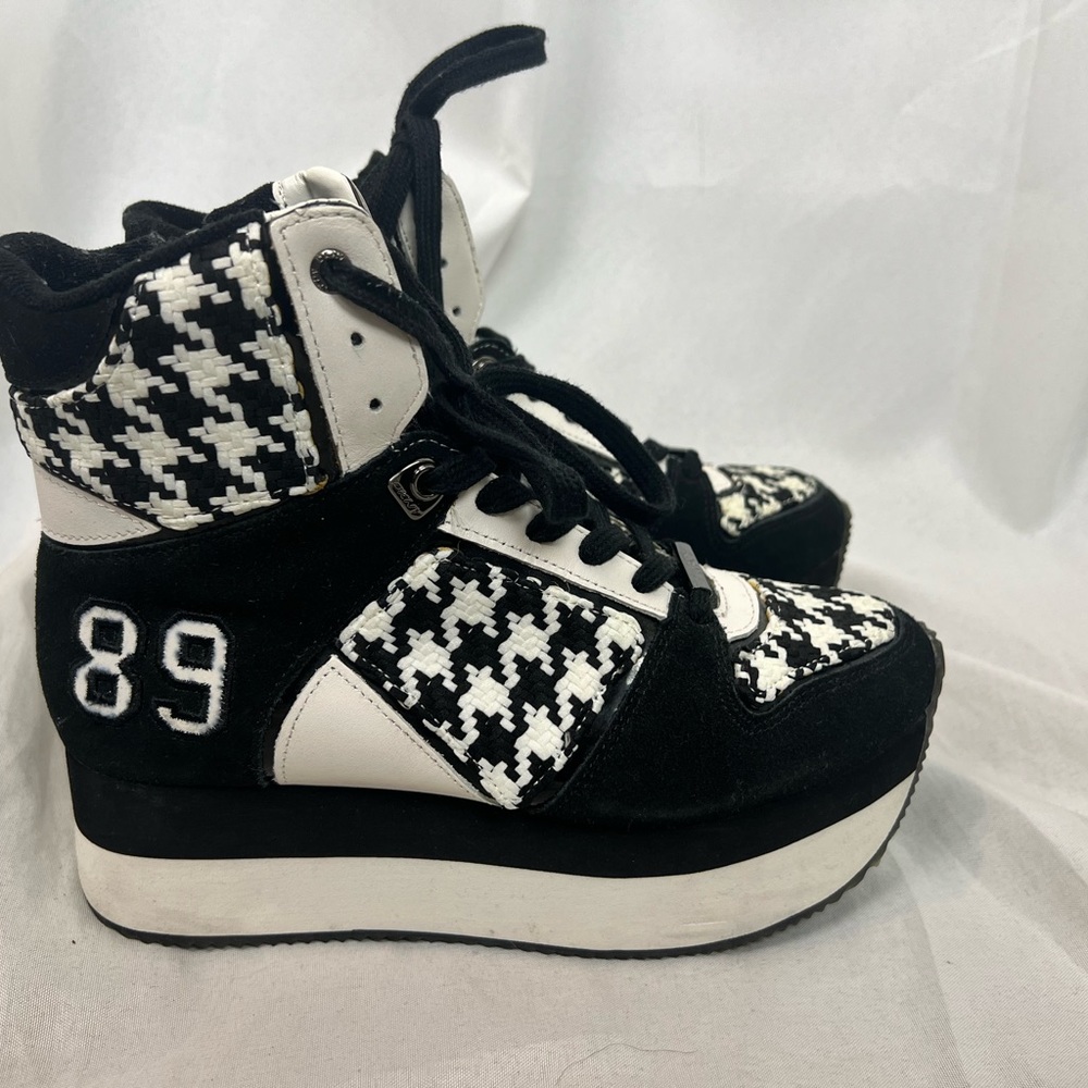 DKNY black white houndstooth hi top sneakers size 6.5 women’s shoes
